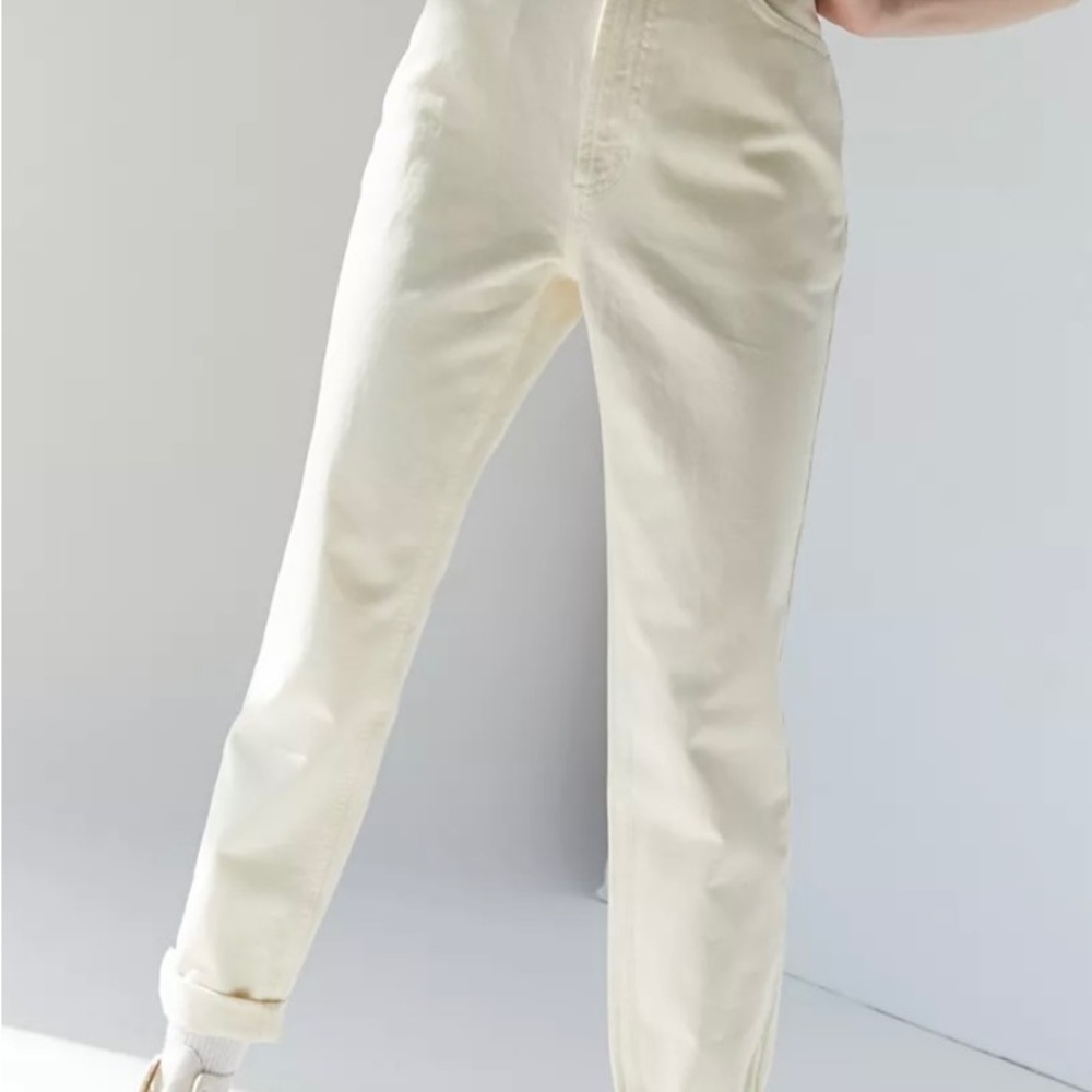 BDG mom high rise beige jeans size 26